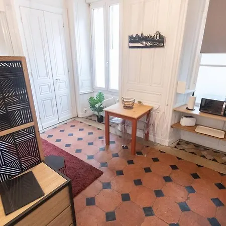 Immeuble L'aristocrate - L'authentique - Bd Carnot Apartamento *